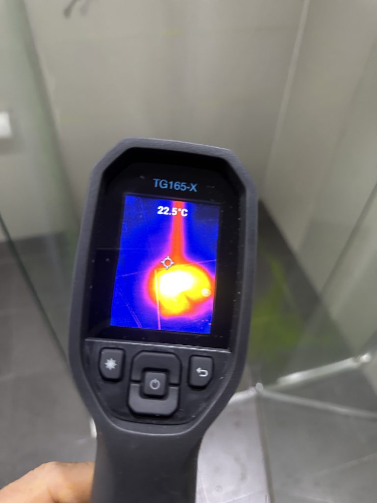 Thermal imaging tool for leak detection