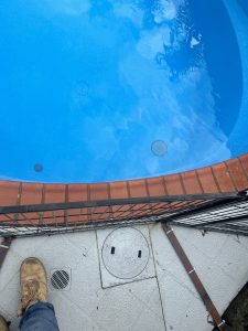 A newcastle pool with a leak